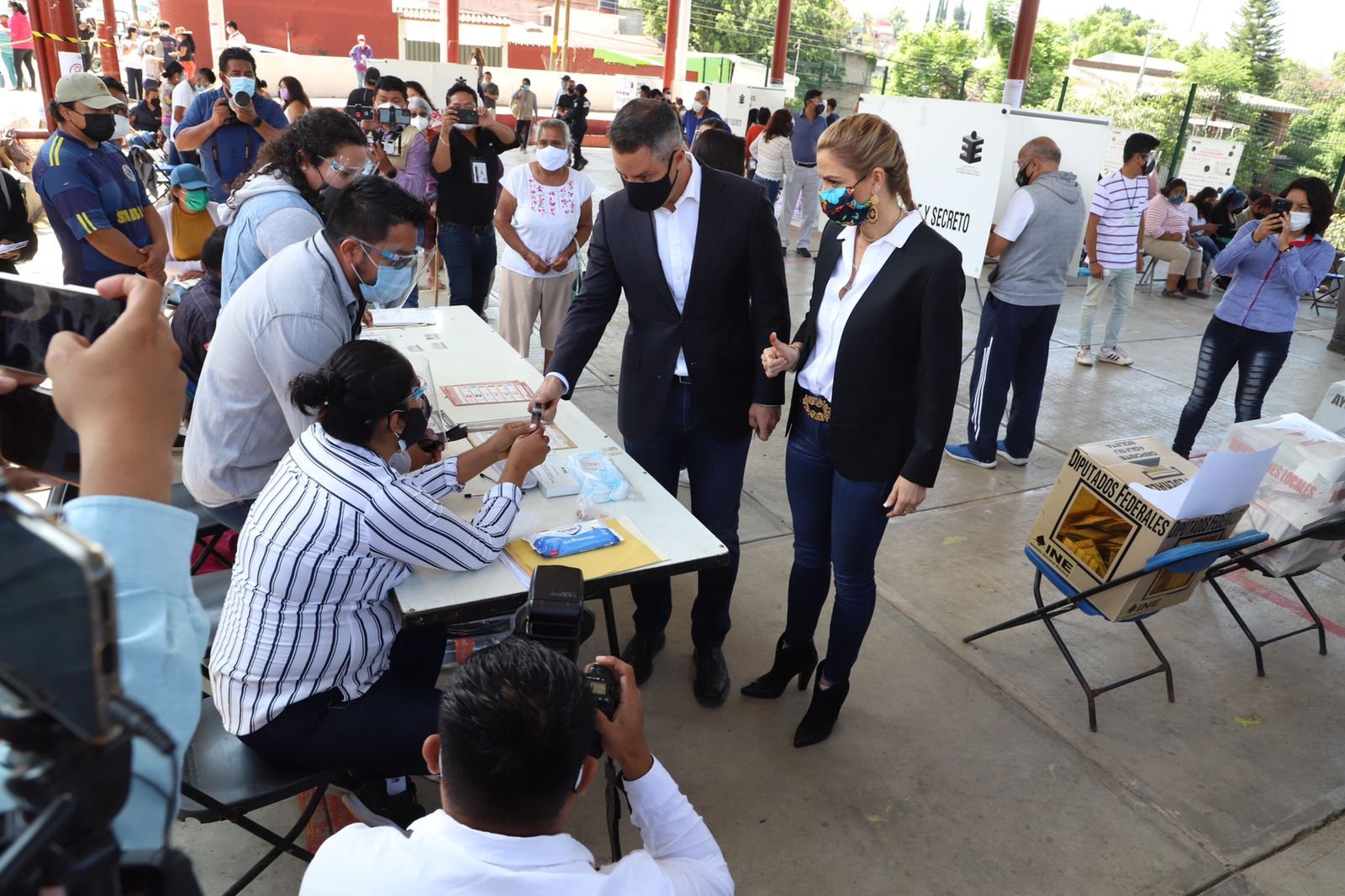 jornada electoral, elecciones, comicios, Oaxaca, Alejandro Murat, Murat, Ivette Morán de Murat, Ivette Morán,