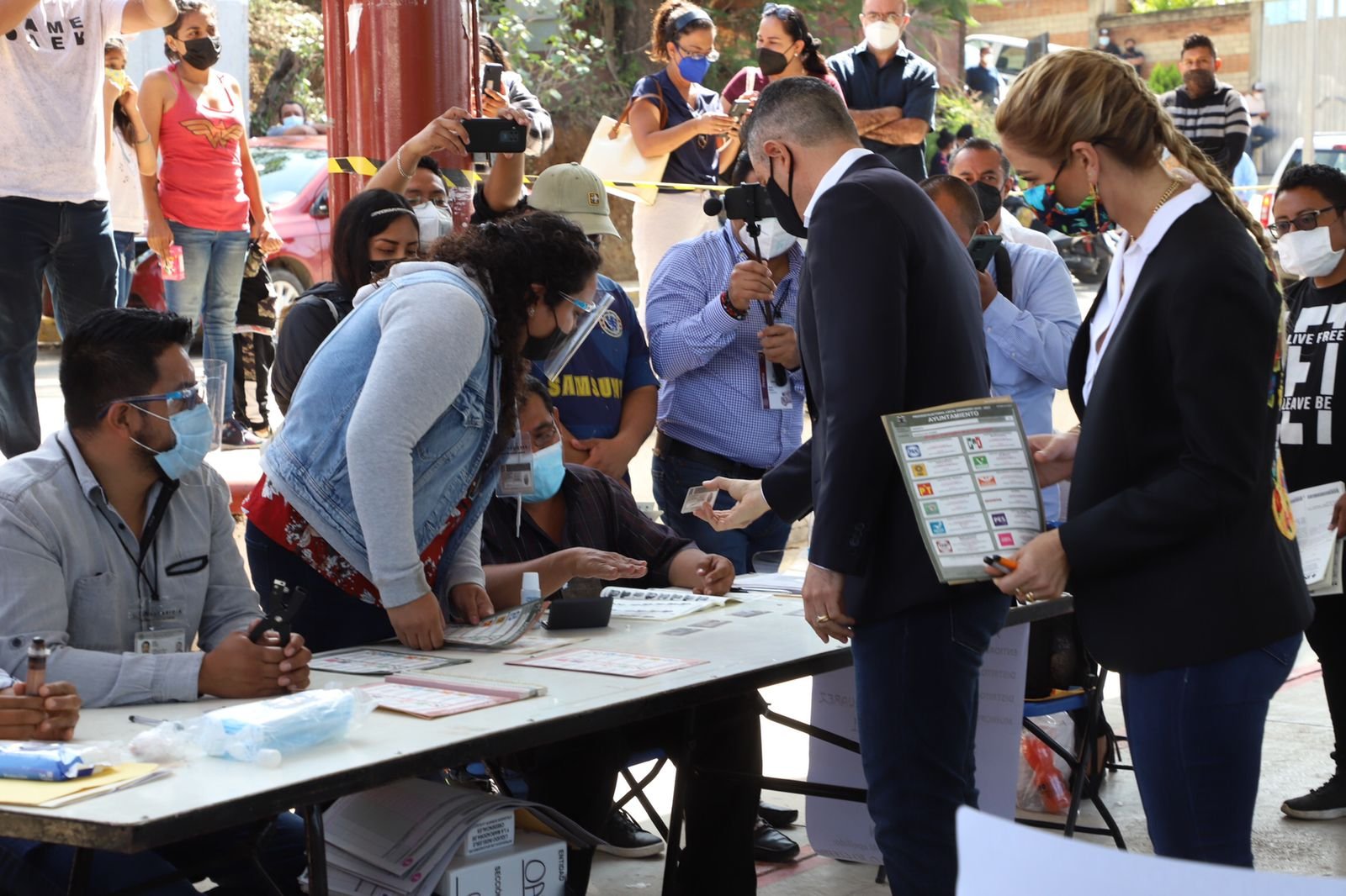 jornada electoral, elecciones, comicios, Oaxaca, Alejandro Murat, Murat, Ivette Morán de Murat, Ivette Morán,