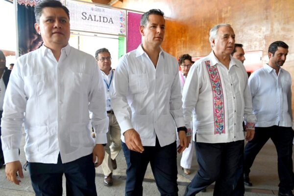 ¡De Oaxaca para El Vaticano! Artesanos esculpen Virgen de Juquila que obsequiarán al Papa Francisco (VIDEO)