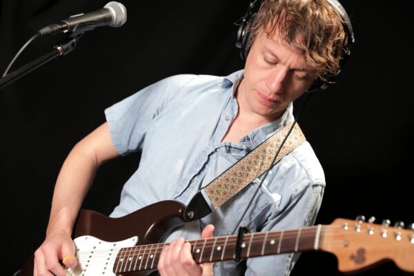 Steve Gunn, nunca ha temido trastocar sus métodos de trabajo.