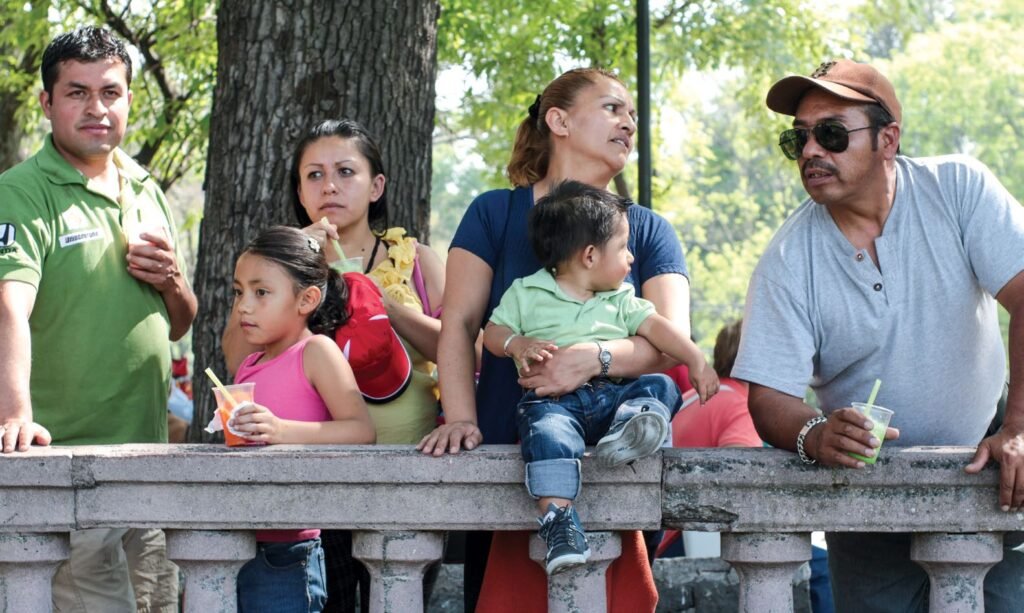 familia, mexicana, libertades,