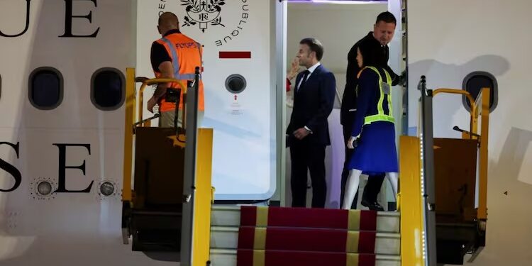 Emmanuel Macron, Francia, bofetada, Vietnam, cocaína,