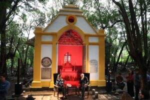 En el Panteón de Dolores, se llevó a cabo la Master Class de Tim Burton.