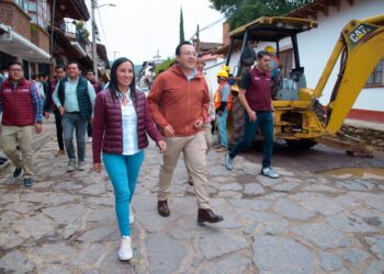 Mejorará la conectividad, modernizan Avenida Toluca en Valle de Bravo