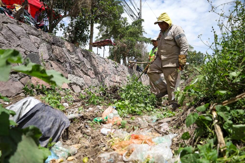 Ante lluvias, retiran basura para evitar inundaciones en Pachuca