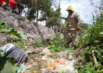 Ante lluvias, retiran basura para evitar inundaciones en Pachuca