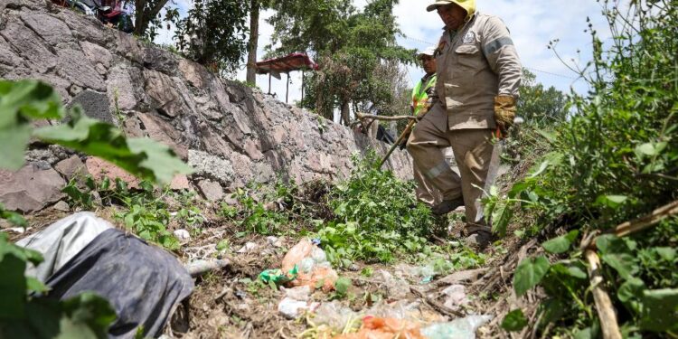 Ante lluvias, retiran basura para evitar inundaciones en Pachuca