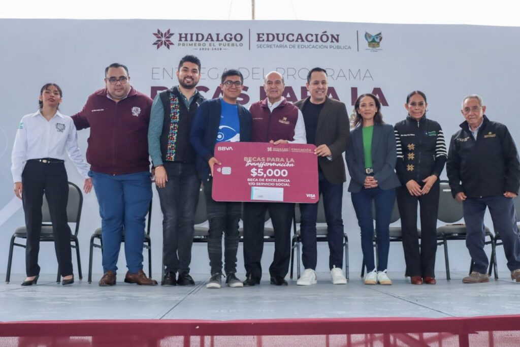 Natividad Castrejón promueve salud y becas en Tepeji del Río y Tula de Allende