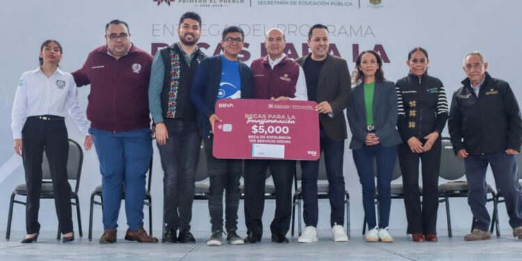 Natividad Castrejón promueve salud y becas en Tepeji del Río y Tula de Allende