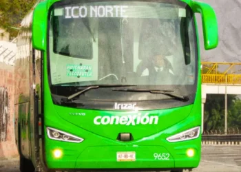 Por deslaves en carreteras, transportistas suspenden viajes a sierra hidalguense