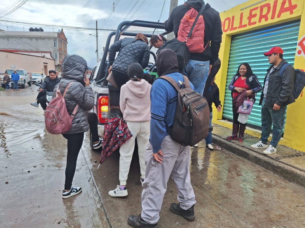 Ante desfogue de presas Zimapán y Acueducto II piden evacuar la zona