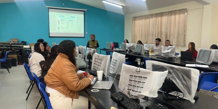 Concluyen estancia en Hidalgo, docentes de Oregón, EU