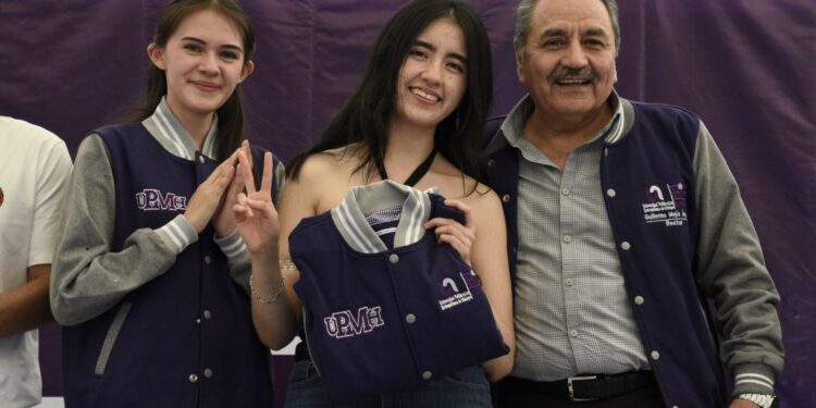 Estudiantes de la UPMH realizan estancia académica en Francia