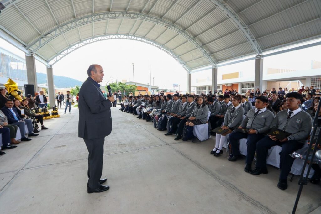 Natividad Castrejón inaugura instalaciones en Secundaria General “Leona Vicario” de Pachuca