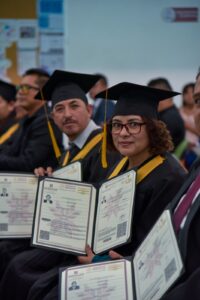 Universidad Digital entrega 28 títulos profesionales a egresados en Hidalgo