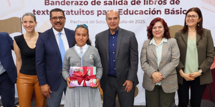 Natividad Castrejón inaugura instalaciones en Secundaria General “Leona Vicario” de Pachuca