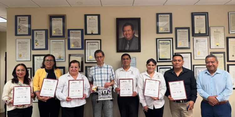 Hidalgo atiende necesidades educativas de migrantes en Estados Unidos