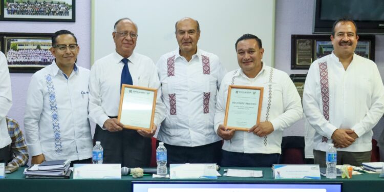 Natividad Castrejón se reúne con rectores y directores de educación superior