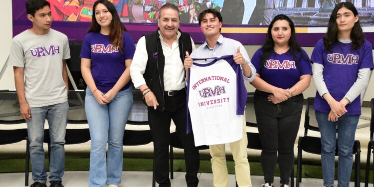 Envía UPMH a 51 estudiantes de intercambio internacional y nacional