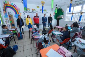 Regresan a clases más de 900 mil estudiantes en Hidalgo