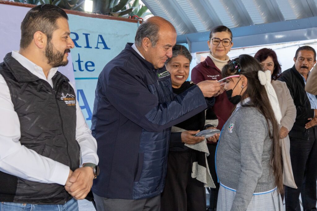 Programa “Ver Bien para Aprender Mejor” beneficia a más de 21 mil estudiantes en Hidalgo