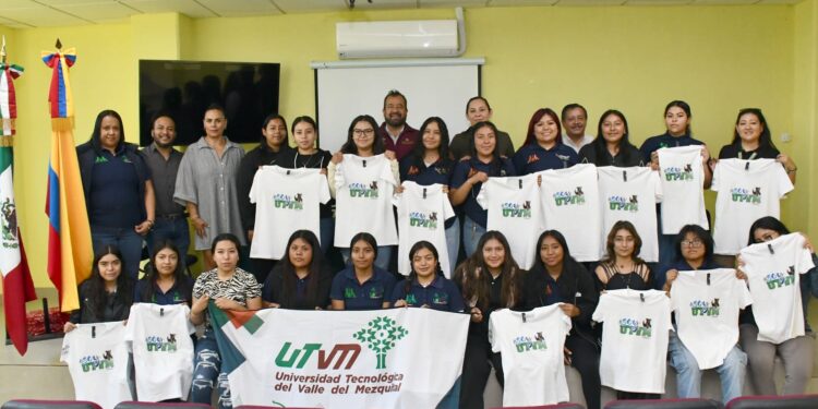 Estudiantes de la UTVM realizan estancia académica en Colombia