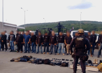 Detienen a 38 "guardias" de la “Luz del Mundo” en Michoacán.