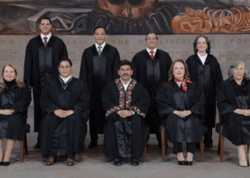 SCJN presenta fotografía oficial de los nueve ministros.