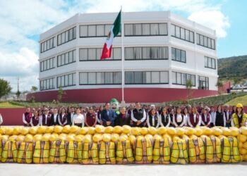 Julio Menchaca pone en marcha el complejo “Hidalgo Honesto”