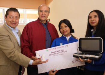 Invierten más de 7.5 mdp en tecnología educativa en Tulancingo y Santiago Tulantepec