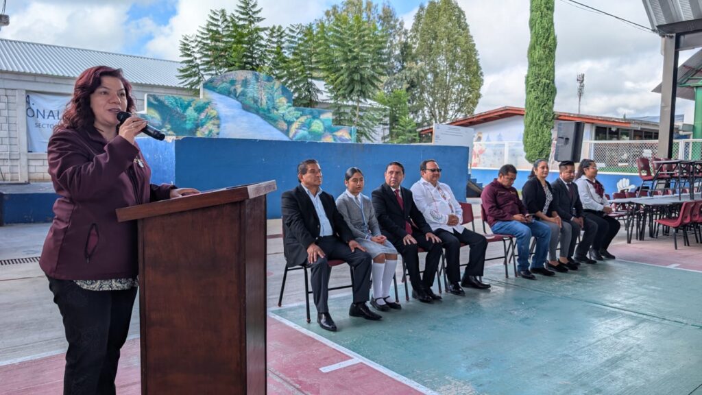 Entrega SEPH mobiliario y equipamiento a escuelas de Alfajayucan
