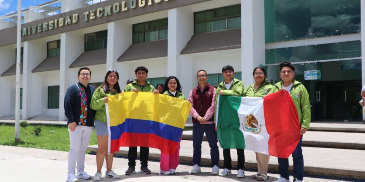 Estudiantes de la UTMZ viajan a Colombia