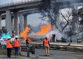 Suman 15 muertos por explosión de pipa de gas en Iztapalapa