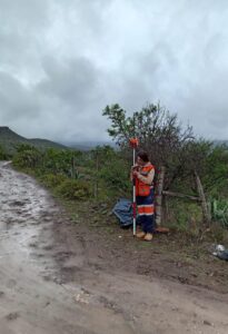 Estudiantes entregan planos topográficos a comunidad El Salitre