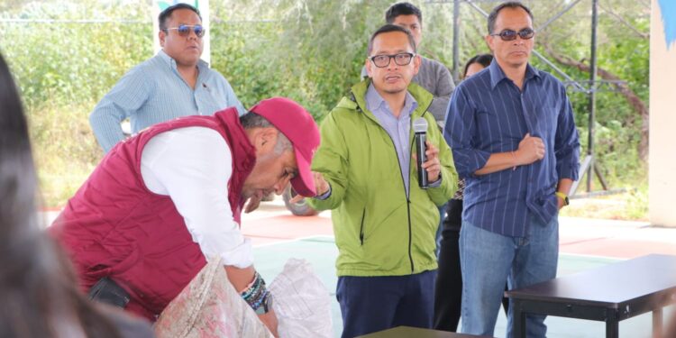 Estudiantes de la UTMZ se suman a estrategia estatal de reforestación