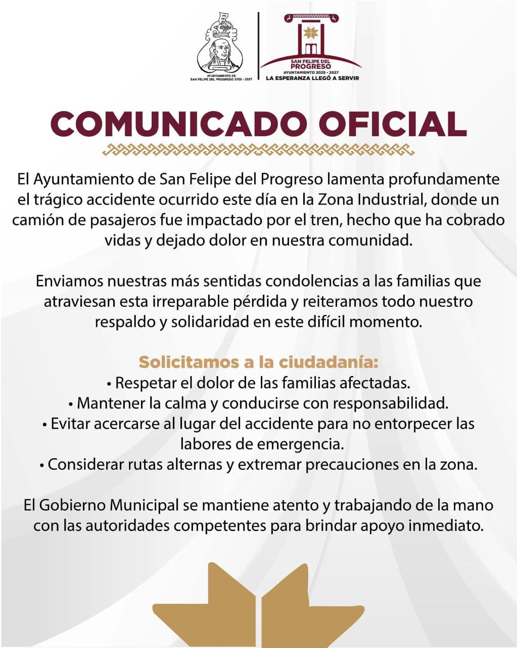 Chófer intenta ganarle el paso al tren en Atlacomulco, Edomex; reportan 8 muertos