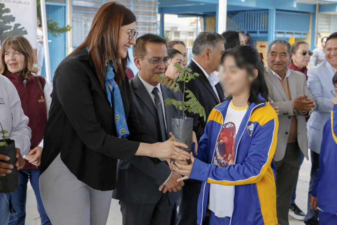 Arranca en Pachuca el programa “Regresa a clases con un árbol” para fortalecer la educación ambiental