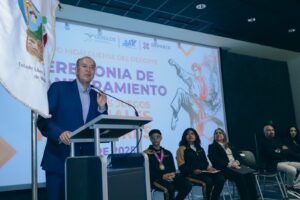 Natividad Castrejón abanderó a la delegación hidalguense rumbo a los Juegos Nacionales Populares 2025