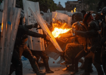 Marcha del 2 de octubre deja 94 policías hospitalizados: Clara Brugada.