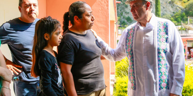 SEPH supervisa escuelas afectadas por lluvias en Metztitlán