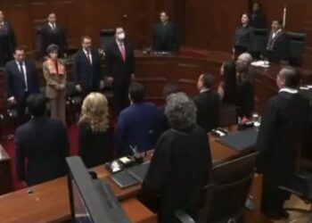 ¡Guapachosos en Suprema Corte! Ponen “Qué precio tiene el cielo” en lugar del Himno Nacional
