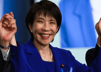 La conservadora Sanae Takaichi se convierte en la primera ministra de Japón.