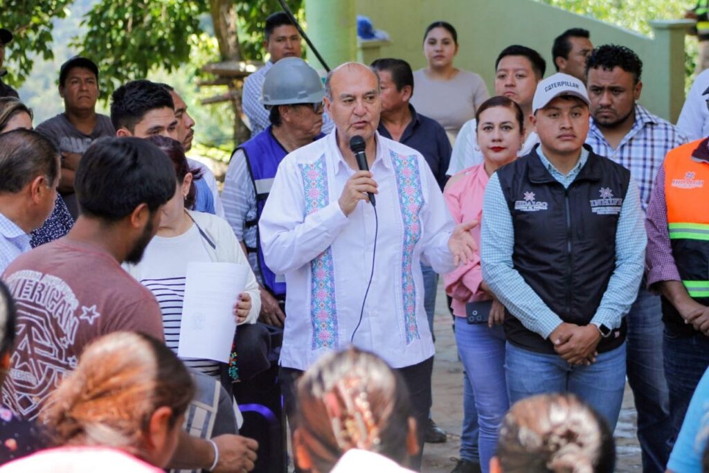 Supervisa titular de la SEPH avances en rehabilitación de escuelas afectadas por lluvias en Tepehuacán
