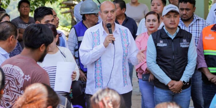Supervisa titular de la SEPH avances en rehabilitación de escuelas afectadas por lluvias en Tepehuacán