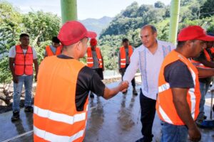 Supervisa titular de la SEPH avances en rehabilitación de escuelas afectadas por lluvias en Tepehuacán