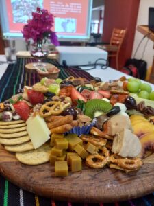 Estudiantes de UTVM fortalecen su francés con degustación gastronómica 