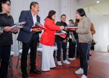Capacitan a Comités de Contraloría Social del PRONI