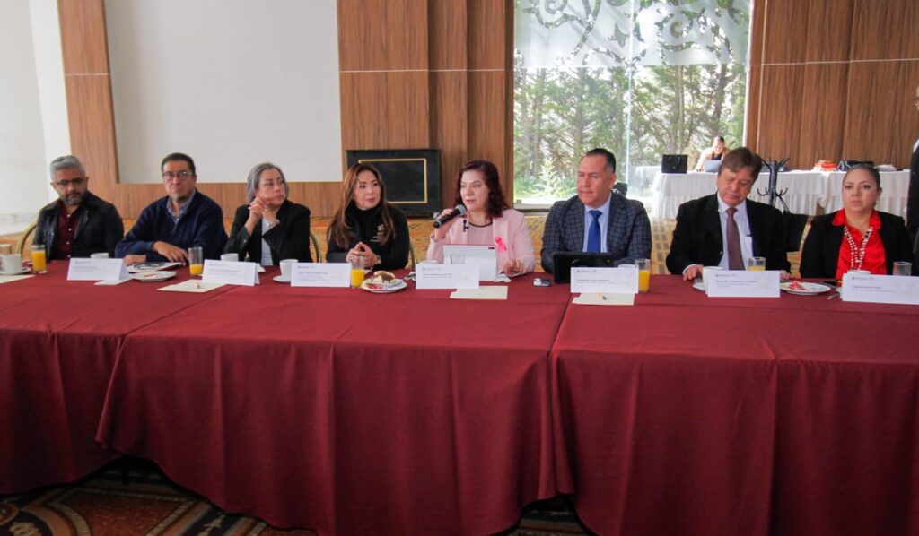 Sesiona Consejo Directivo de Educación Básica