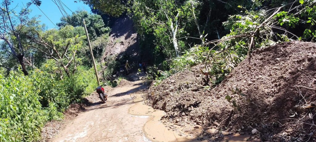 El diluvio dejó bajo el lodo y piedras a localidades de Tenango de Doria, Hidalgo