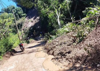 El diluvio dejó bajo el lodo y piedras a localidades de Tenango de Doria, Hidalgo
